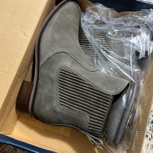 Worn once….size  8 1/2 boots